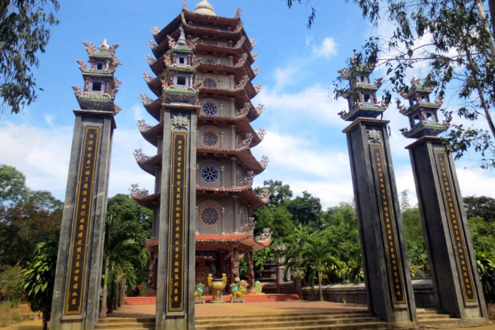 chua thien an 01 - Kiến trúc độc đáo của Chùa Thiên Ấn (Quảng Ngãi)