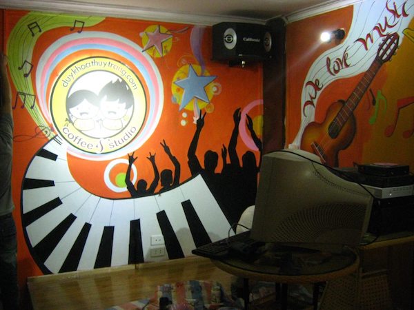 ve tranh tuong quan karaoke 1 - Vẽ Tranh tường quán Karaoke sinh động hấp dẫn giá từ 199k/m2
