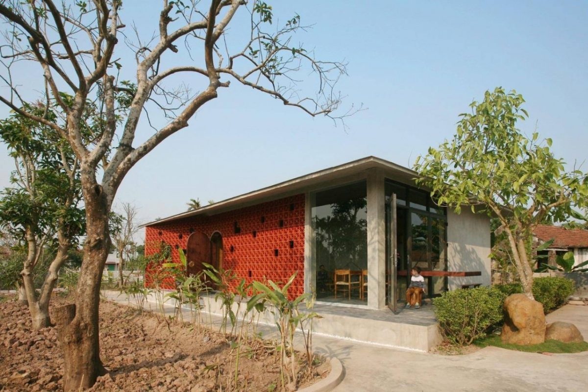 3a9b9211362dec49666c343864a280a1 1200x800 - Maison A - Nhà quê thời hiện đại: Chỉ 78m2, nổi bật với gạch thông gió đỏ là nơi sống thoải mái và vui vầy bên con cháu của mẹ