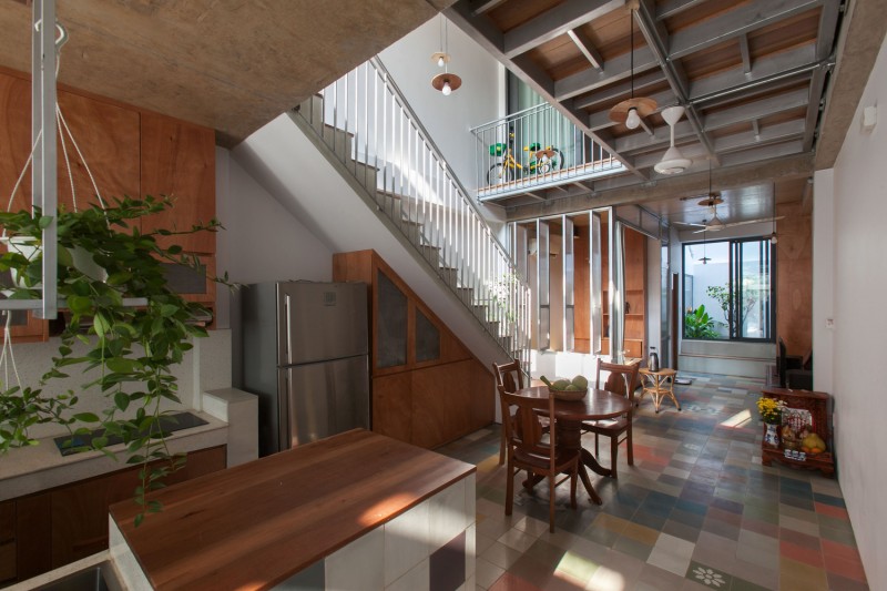Tan Phu House  Courtesy of k59atelier 6 - Tan Phu House: Đưa kh&ocirc;ng gian xanh v&agrave;o trong nh&agrave; l&ocirc; phố