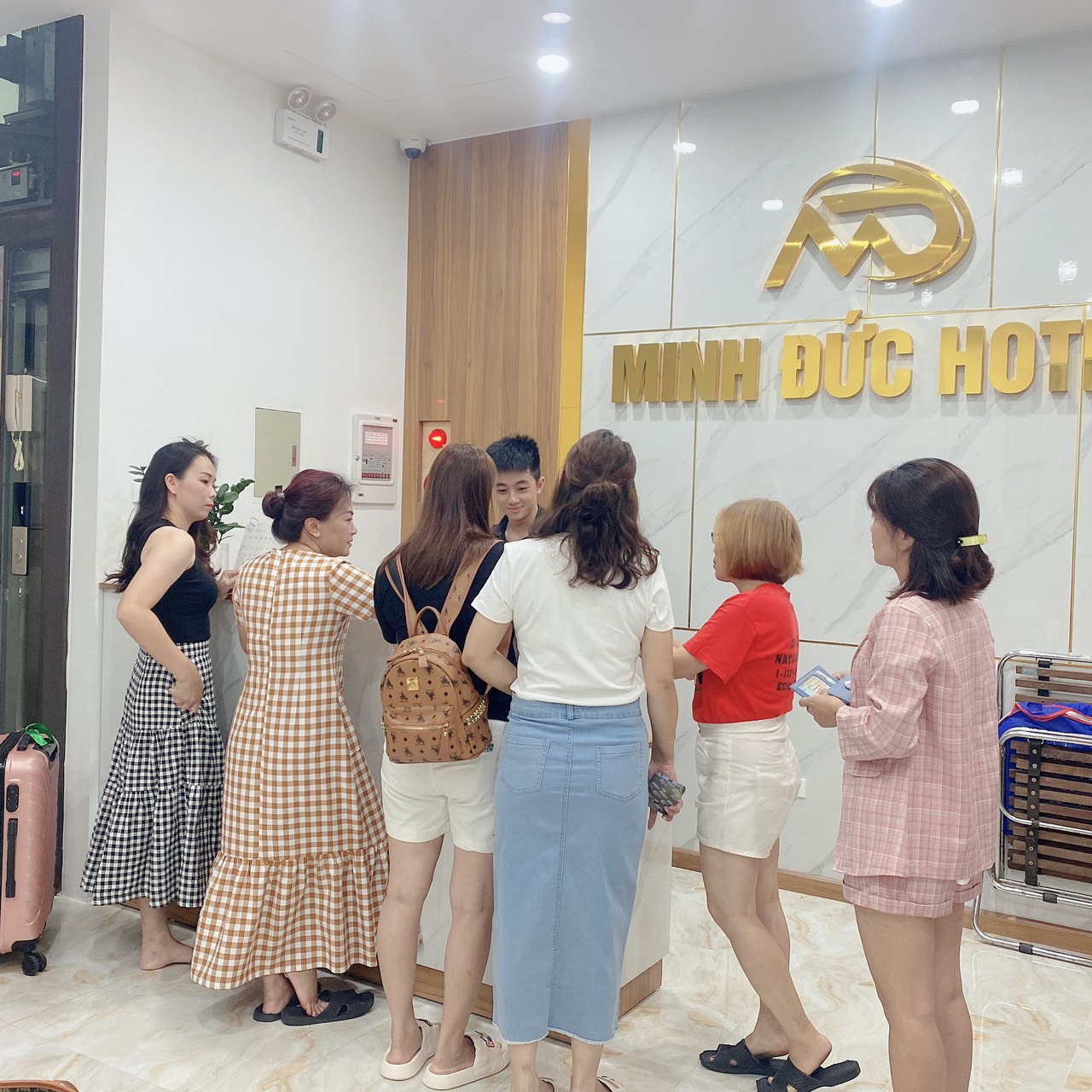 z4461058604710 3ed5a532e9b3312b6d7f53b3fd26d867 - Kh&aacute;ch sạn Minh Đức &Villa Homestay Vinhomes Ocean Park Gia L&acirc;m H&agrave; Nội
